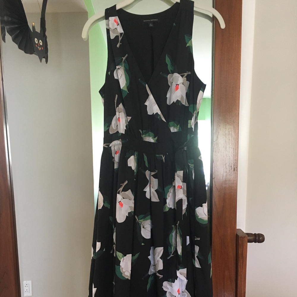 Banana Republic Midi Length floral Wrap dress